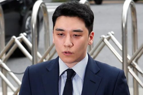 Tình yêu mù quáng của nhóm fan chào đón Seungri ra tù