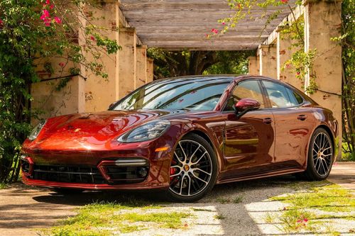 Porsche Panamera và Bentley Continental GT có khả năng cháy