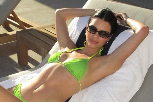 Kendall Jenner bị chê chỉnh ảnh đến mức dị hợm, biến dạng