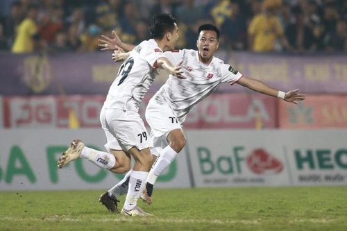 CLB Thanh Hóa tạm chiếm ngôi đầu