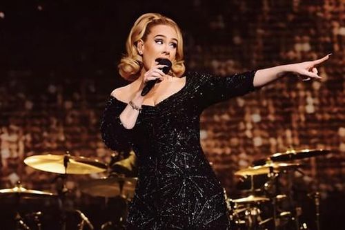 Vnet 'chấn động' khi giọng ca đình đám Adele bất ngờ diện trang phục của nhà thiết kế Công Trí
