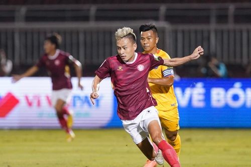 Thua Khánh Hòa 0-2, 'Chiến hạm đỏ'... chìm ở cuối bảng