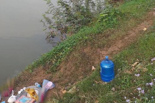 Tìm thấy thi thể bé gái 4 tuổi dưới sông Kỳ Cùng