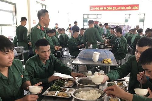 Những ngày đầu trong quân ngũ
