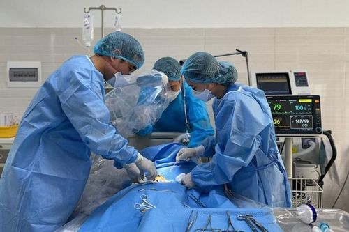 Chủ quan với vết thương nhỏ ngón tay, người đàn ông phải nhập viện cấp cứu