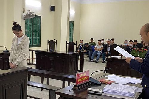 Thiếu nữ 9x lĩnh 5 năm tù vì buôn bán hàng giả