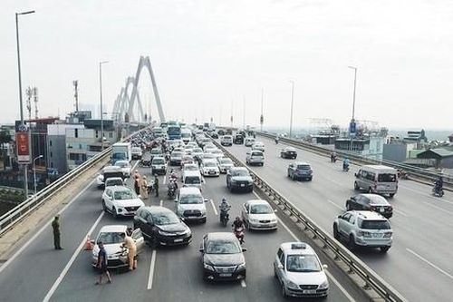 'Đóng' cầu Nhật Tân, Thanh Trì cùng lúc là gây khó cho giao thông, vận tải hàng hóa