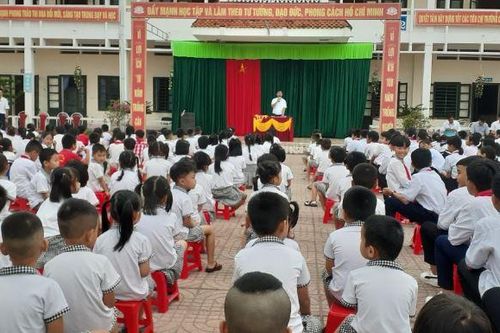 Phụ huynh cần chuẩn bị những gì khi con vào lớp 1