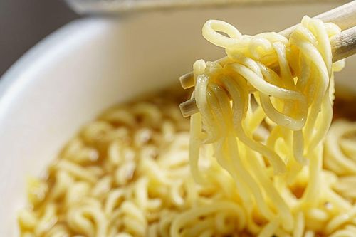 Mỹ: Gần 1/3 số vụ trẻ em bị bỏng nước sôi là do mỳ ăn liền