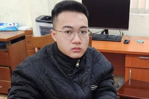 Thấy con em biểu hiện bất thường khi dùng thuốc lá điện tử, báo công an liền phát hiện sự thật kinh hãi