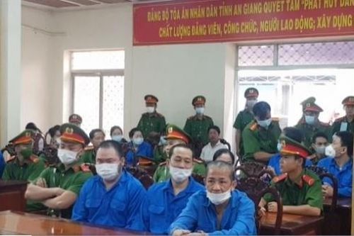 Đang xét xử 'trùm buôn lậu' Mười Tường và 24 đồng phạm trong vụ buôn lậu 51 kg vàng