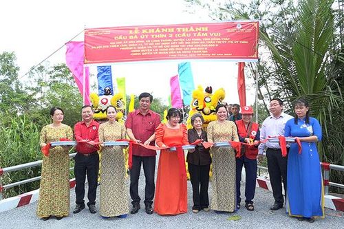Khánh thành cầu nông thôn