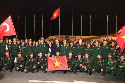 76 quân nhân Việt Nam đang trên đường tới Thổ Nhĩ Kỳ hỗ trợ nhân đạo