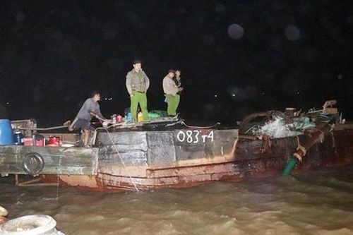 'Săn cát tặc' ở miền Tây