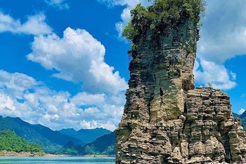 Choáng ngợp với vẻ đẹp của 'viên ngọc xanh' giữa Khu bảo tồn thiên nhiên Na Hang – Lâm Bình trước ngày Hội