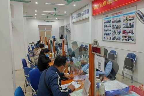 Bảo vệ lao động yếu thế trước 'cú sốc' thị trường
