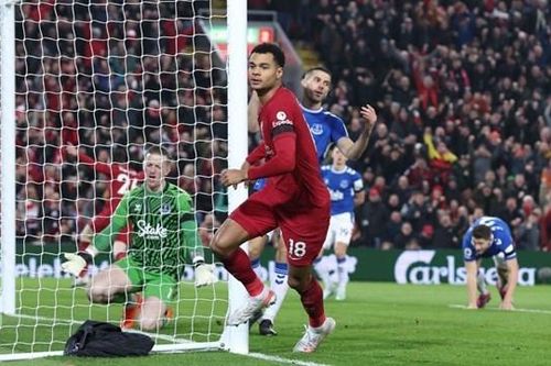 Liverpool giành chiến thắng 2-0 trước Everton