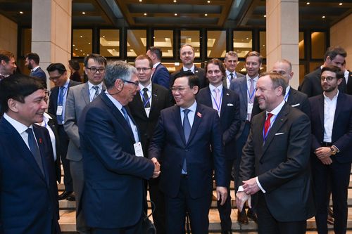 Chủ tịch Quốc hội tiếp Đoàn doanh nghiệp EU