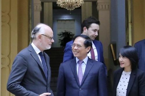Bộ trưởng Bùi Thanh Sơn tiếp cựu Thủ tướng Pháp Edouard Philippe