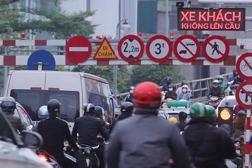 Mục sở thị biển báo thông minh, cảnh báo giao thông từ xa