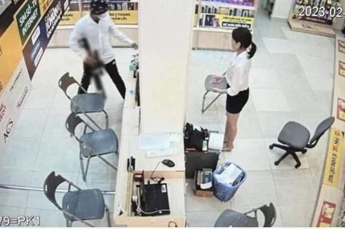 Bắt giữ đối tượng dùng súng cướp cửa hàng Thế giới di động ở Vĩnh Phúc