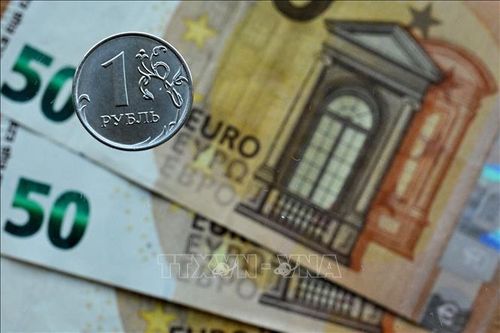 Đồng ruble giảm xuống mức thấp nhất trong gần 10 tháng