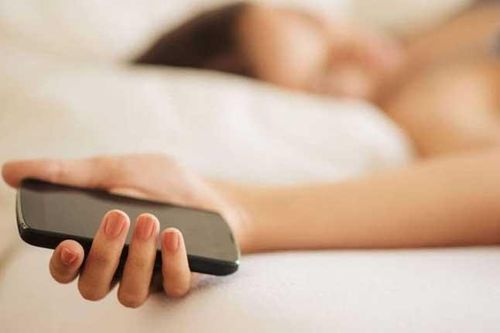 Điện thoại là vật bất li thân của nhiều người nhưng đặt nó chỗ này là 'rước bệnh', số 6 hay mắc phải