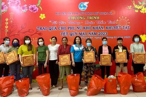 Phát huy vai trò của hội viên nòng cốt trong nắm bắt tâm tư của nữ công nhân