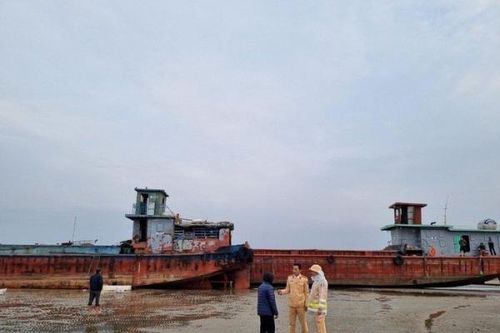 Tỉnh Quảng Ninh: Một người lái sà lan rơi xuống biển tử vong