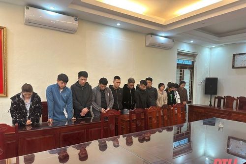 Bắt quả tang 13 đối tượng sử dụng trái phép ma túy