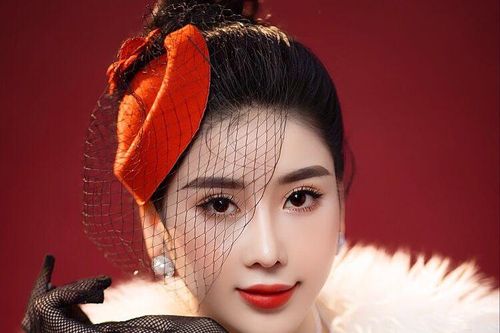 Hoa hậu Trịnh Thanh Hồng tung bộ ảnh rực rỡ dịp Valentine, nhan sắc khiến fan đốn tim