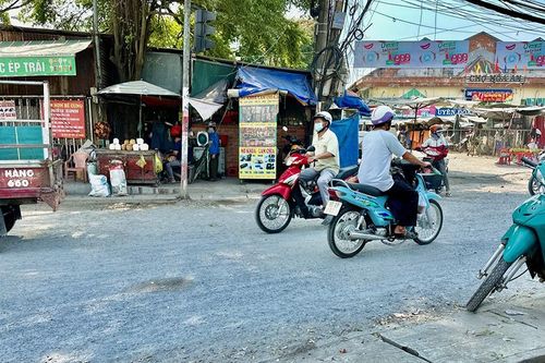 Đường xuống cấp, vạch sơn mất tác dụng