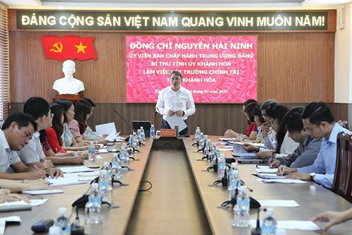Bí thư Tỉnh ủy Nguyễn Hải Ninh làm việc với Trường Chính trị tỉnh