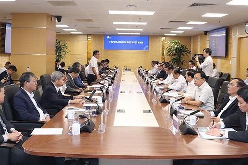 Ban Thường vụ Thành ủy Cần Thơ làm việc với Tập đoàn Điện lực Việt Nam