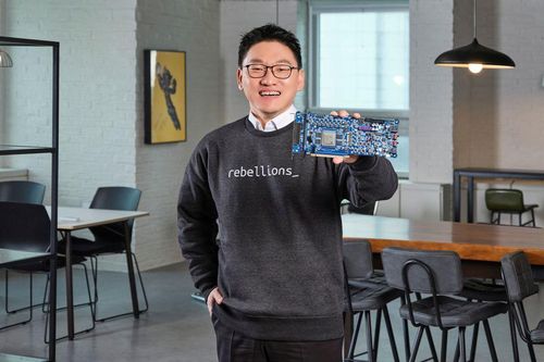 Hàn Quốc ra mắt chip AI, cạnh tranh với Nvidia