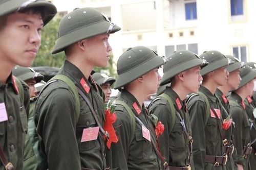 Trốn nhập ngũ, 2 thanh niên bị xử phạt 125 triệu đồng