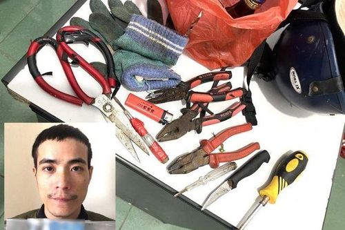 Đốt 2 trạm viễn thông gần nhà vì sợ ảnh hưởng sức khỏe của gia đình