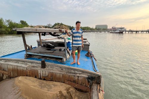 Rượt bắt 'cát tặc' trên sông Đồng Nai