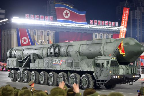 Lá cờ mới xuất hiện trên bệ phóng ICBM của Triều Tiên