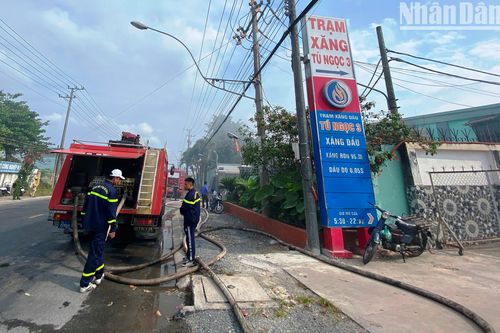 Tiền Giang: Dập tắt đám cháy cạnh cây xăng