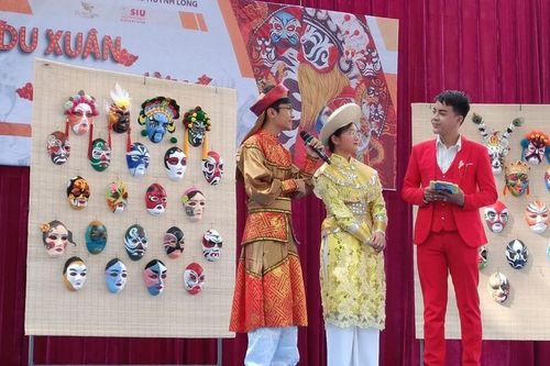 Đưa cải lương tuồng cổ vào trường học