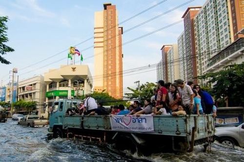 AI cảnh báo thời tiết cho các vùng lũ ở Thái Lan và Việt Nam