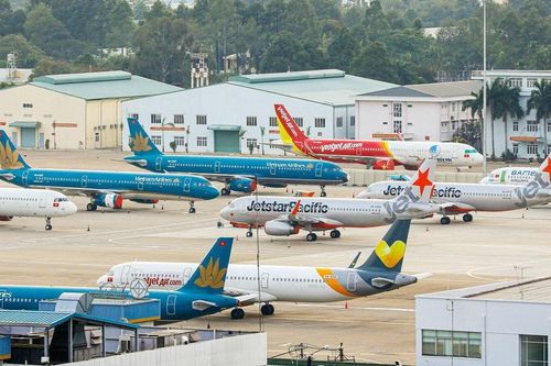 Chuyên gia: Điều chỉnh giá trần vé máy bay là cần thiết