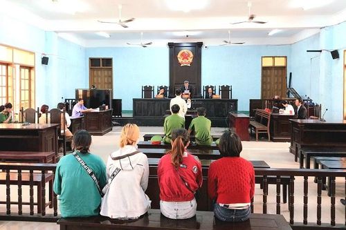 Gã cha loạn luân hiếp dâm con gái ruột của mình