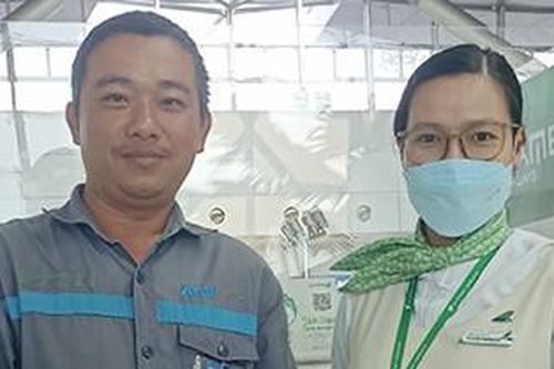 Nhân viên sân bay Cần Thơ trả lại một tỷ đồng cho khách bỏ quên