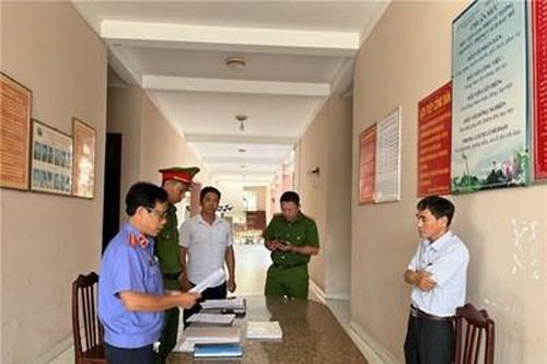 Phê chuẩn khởi tố, bắt tạm giam nguyên Hiệu trưởng và Kế toán 'tham ô tài sản'