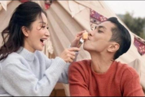 Khánh Thi được nhiều 'đại gia' theo đuổi, Phan Hiển từng xin tiền mẹ để mua quà Valentine cho người yêu