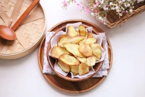 Dùng nồi chiên không dầu làm snack khoai lang ăn giòn ngon mà chẳng sợ tăng cân!