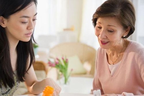 Phản ứng bất ngờ của chồng khi nghe được cuộc nói chuyện bí mật giữa tôi và mẹ