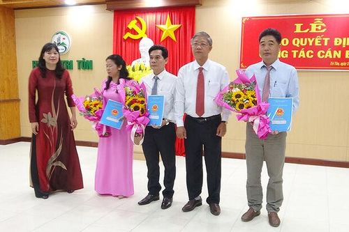 UBND huyện Tri Tôn điều động, bổ nhiệm 3 cán bộ